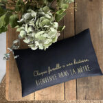 Coussin "Chaque famille a une histoire, bienvenue dans la nôtre…"