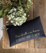 Coussin "Chaque famille a une histoire, bienvenue dans la nôtre…"